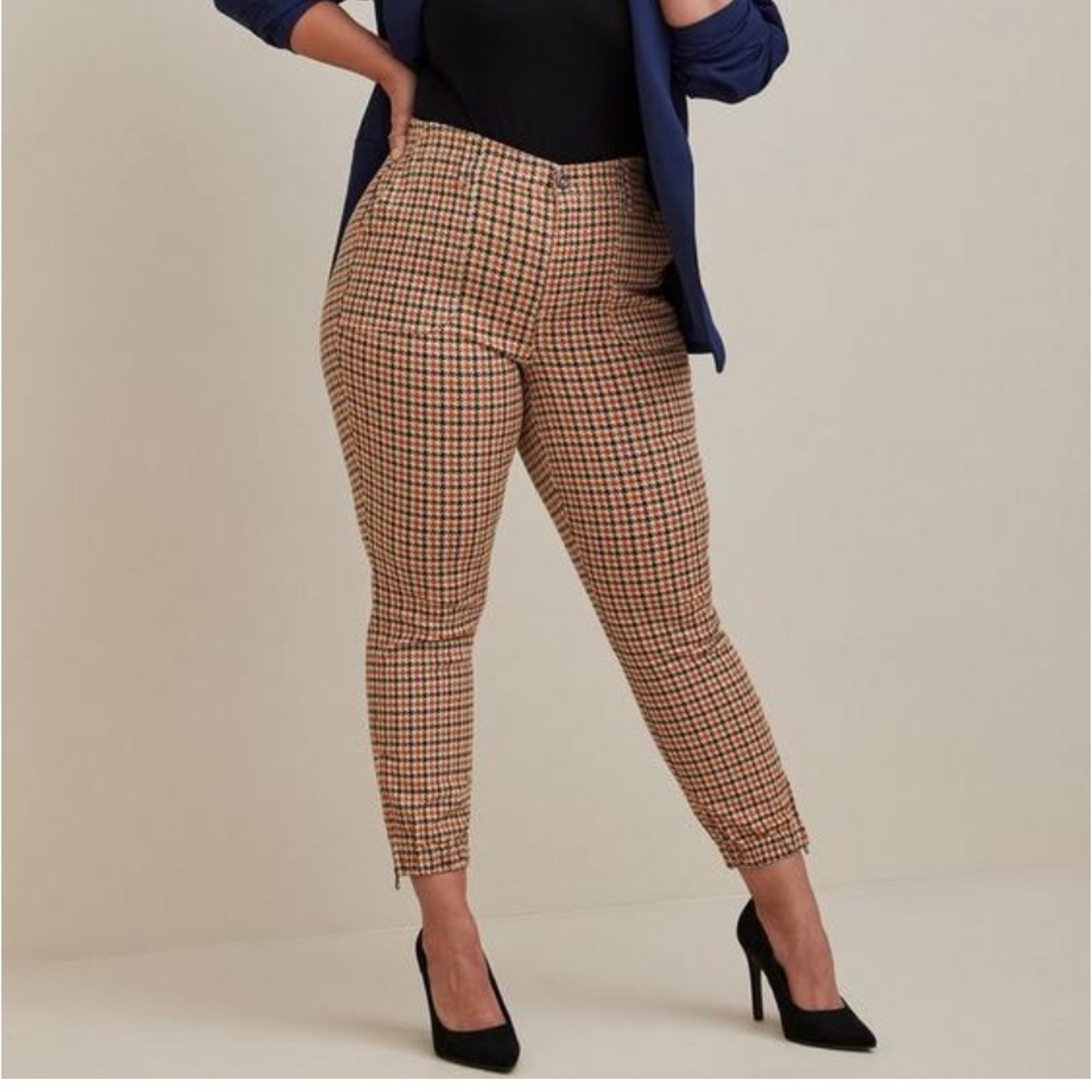 Torrid Comfort Flex Waistband Classic Fit Jogger Stretch Twill High Rose Pant